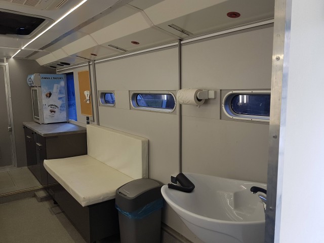 cloak_6_min